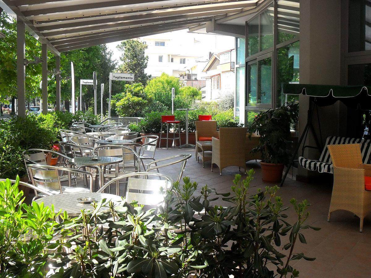 Hotel Etoile Rimini Exterior photo