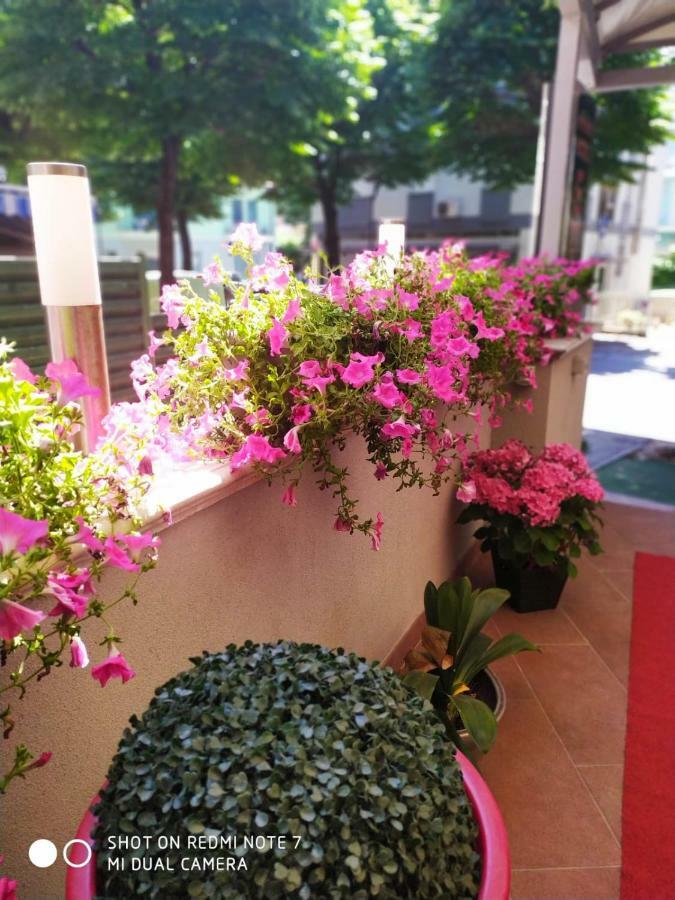 Hotel Etoile Rimini Exterior photo