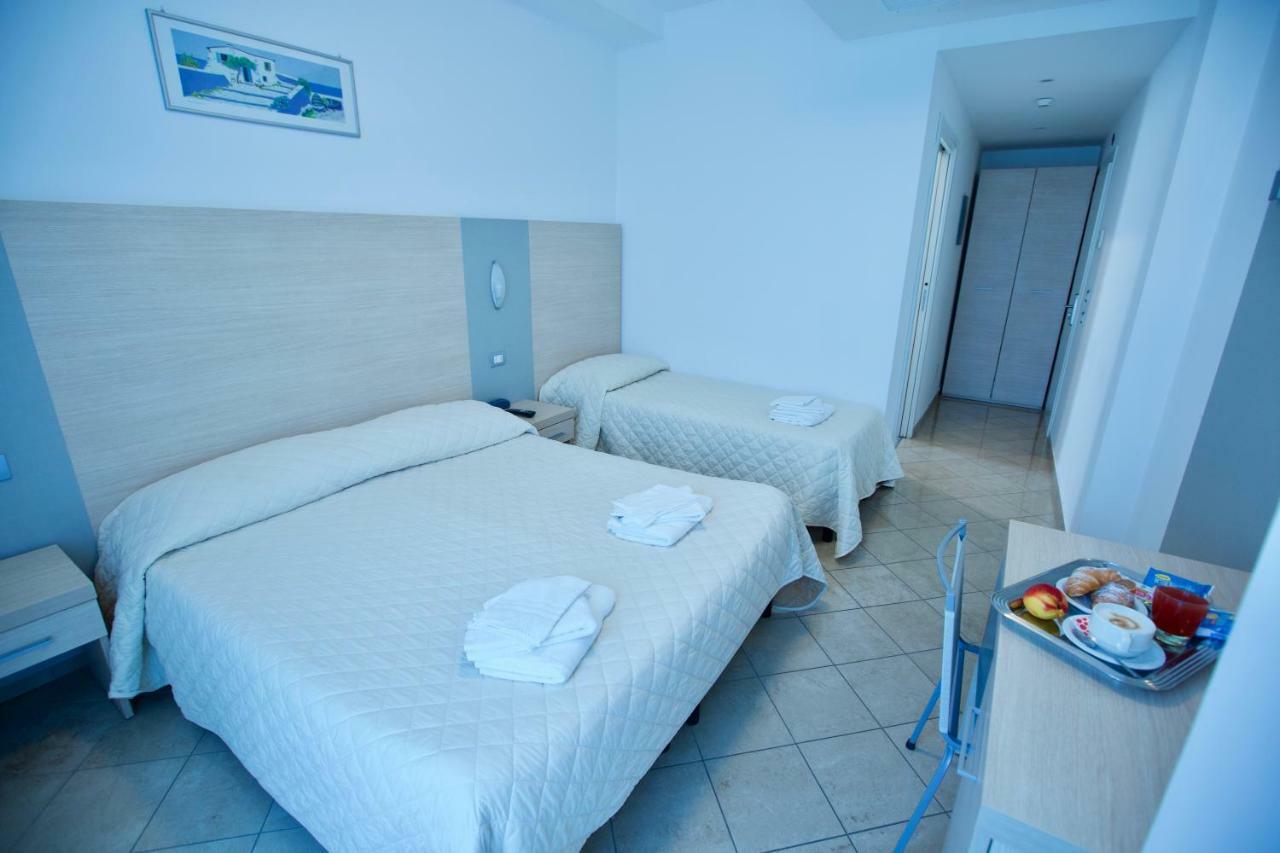 Hotel Etoile Rimini Exterior photo