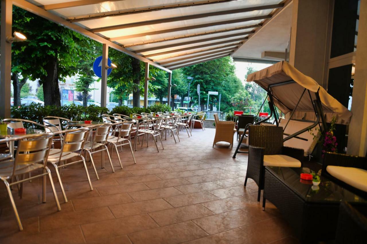 Hotel Etoile Rimini Exterior photo